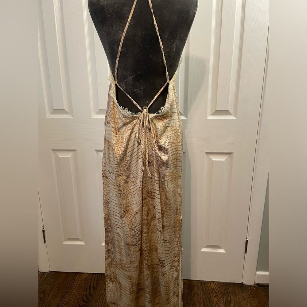 Aakaa Open Back Maxi Dress Size Medium